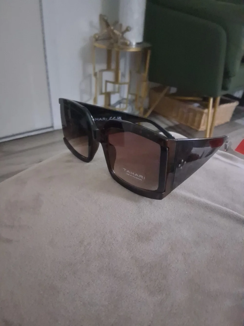 Tahari Women’s Brown Tortoise Sunglasses - Brown Lenses oversize